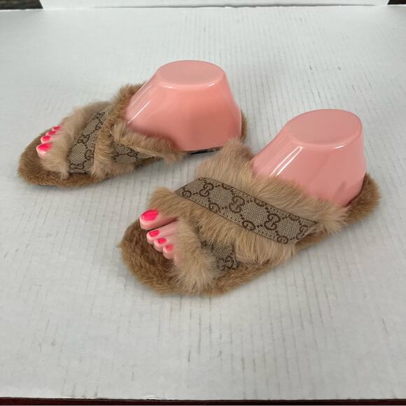 GG Fuzzy Furry Criss Cross Light Brown And Beige Slip on Flat Slippers Sz 39 - Picture 5 of 8